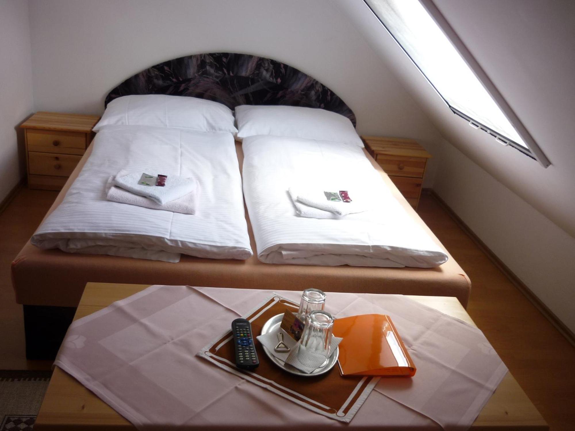 Penzion Romance Břeclav Exterior foto