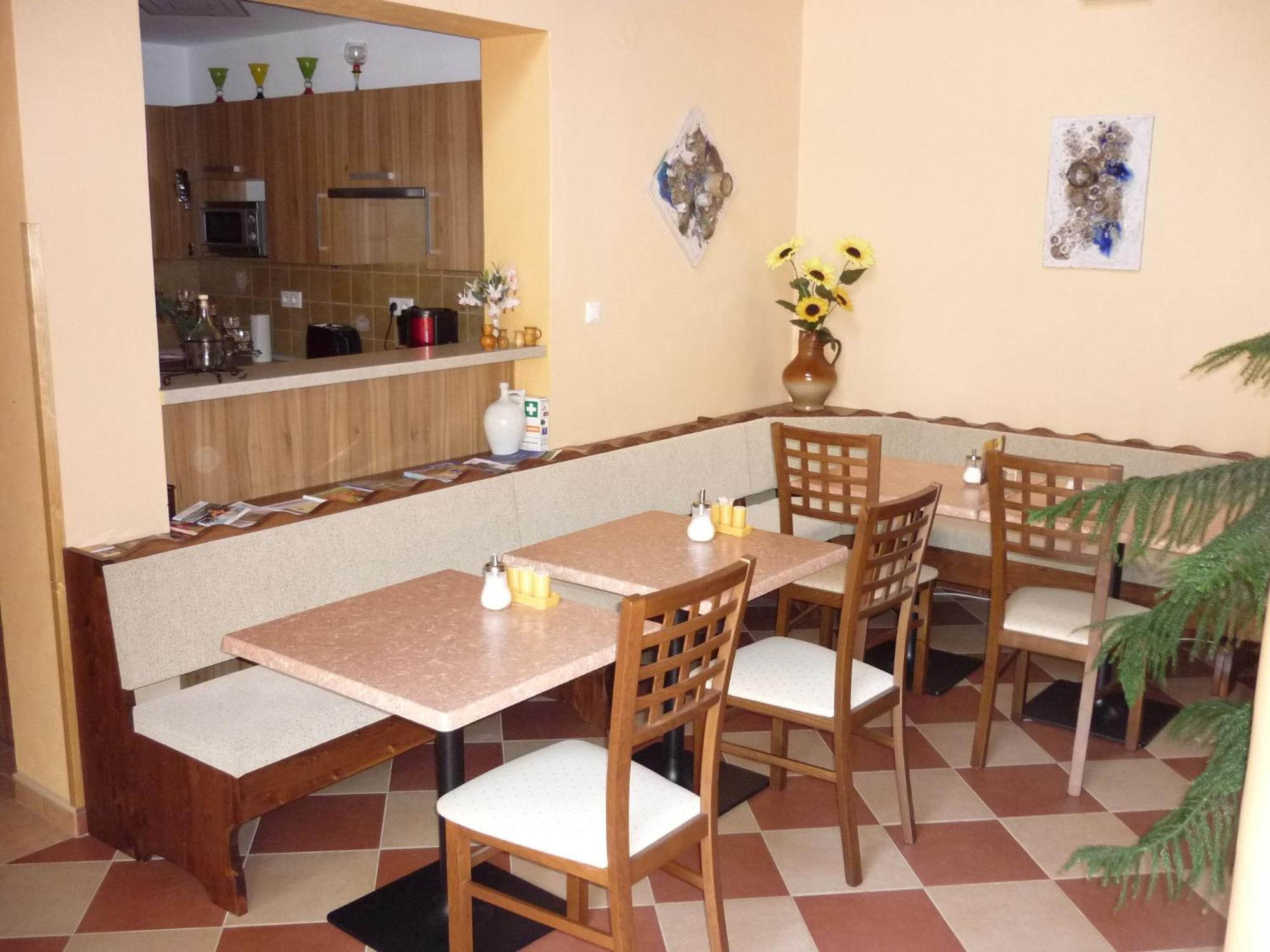 Penzion Romance Břeclav Exterior foto